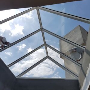 القبب الزجاجية والسكاي لايت