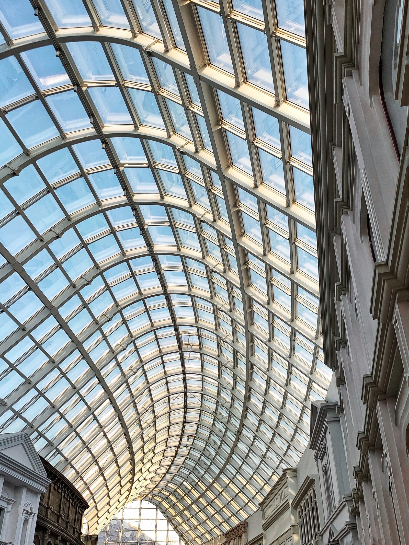 قباب زجاجية